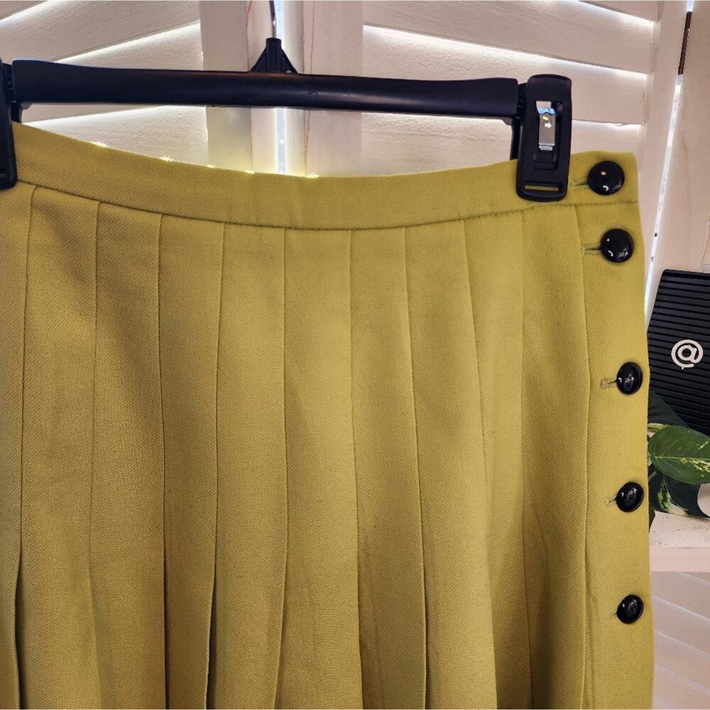 ESCADA GREEN BUTTON SIDE PLEATED SKIRT SIZE 38 (4/6) - Picture 3 of 7
